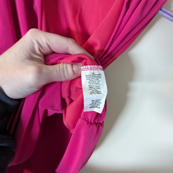 Bright Pink Low Cut Crop Sleeveless Top - Picture 4 of 4